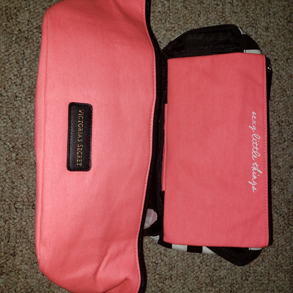 Victoria Secret bra/panty travel bag - Picture 8 of 10